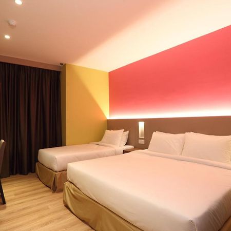 Capital O 9010 Yee Hotel Johor Bahru Dış mekan fotoğraf